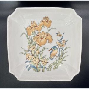 Gorgeous Vintage Japanese Porcelain Trinket Dish